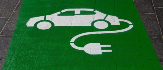 Veicoli elettrici | Parcheggio | Colonnina ricarica