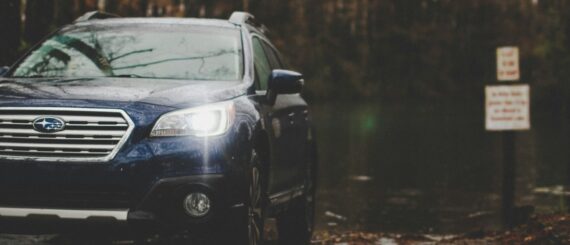 Subaru - Colby Ray su Unsplash